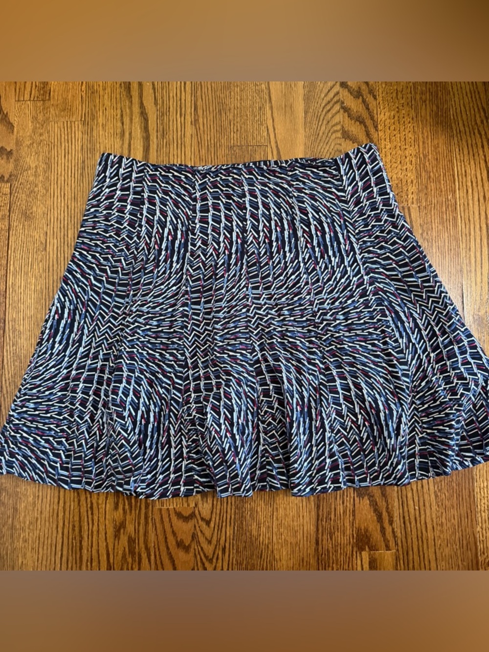 White House Black Market Mid Length Black Red Blue Skirt Size 8